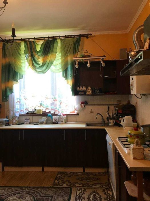 Продам будинок в передмісті Івано-Франківська