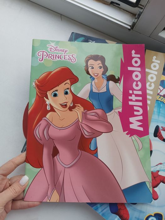 Розпродаж розмальовки від Дісней