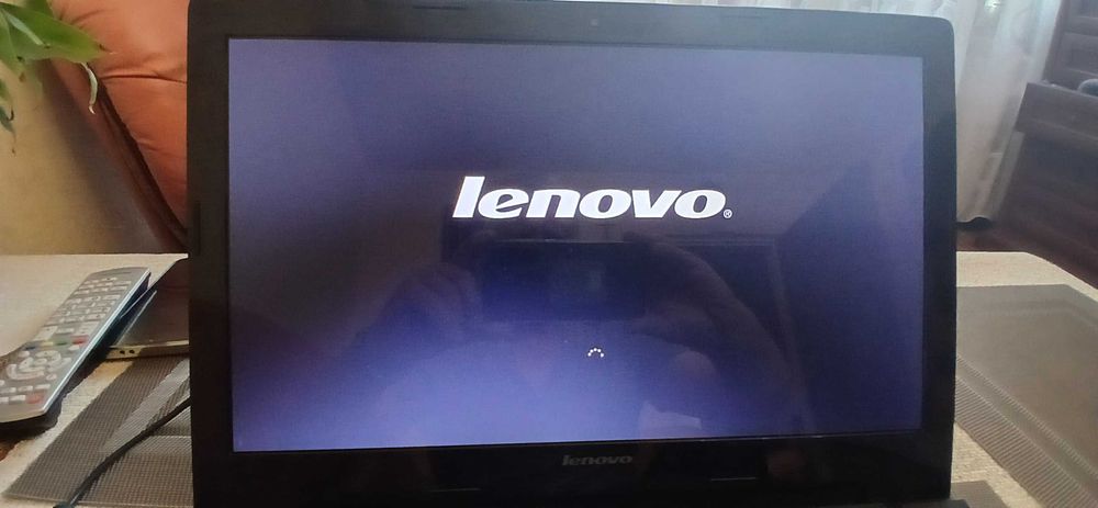Laptop    Lenovo