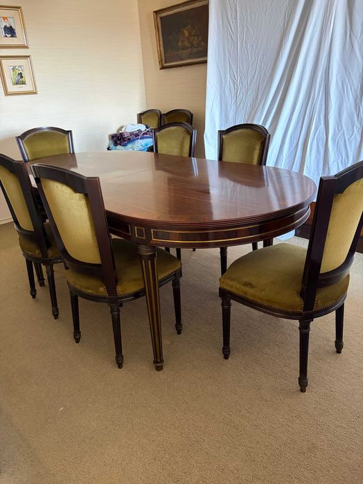 Conjunto Sala de Jantar: Mesa Extensível Pau-Santo Estilo Luís XVI + 8 Cadeiras