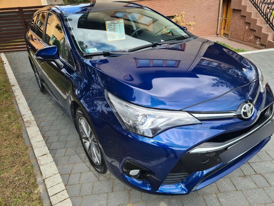 Toyota Avensis krajowa benzyna 1.8 147KM automat skóra full led serwis rej 2016