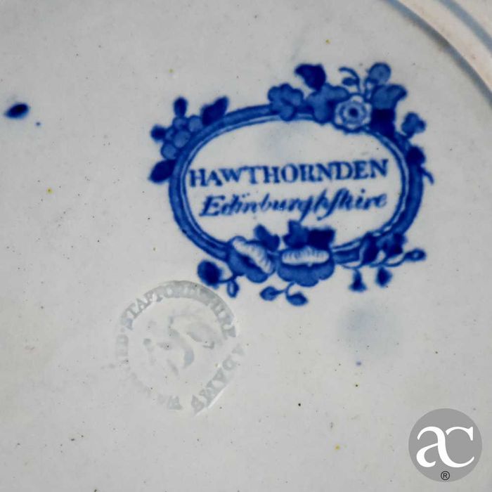 Par de pratos rasos em faiança inglesa Sttafordshire