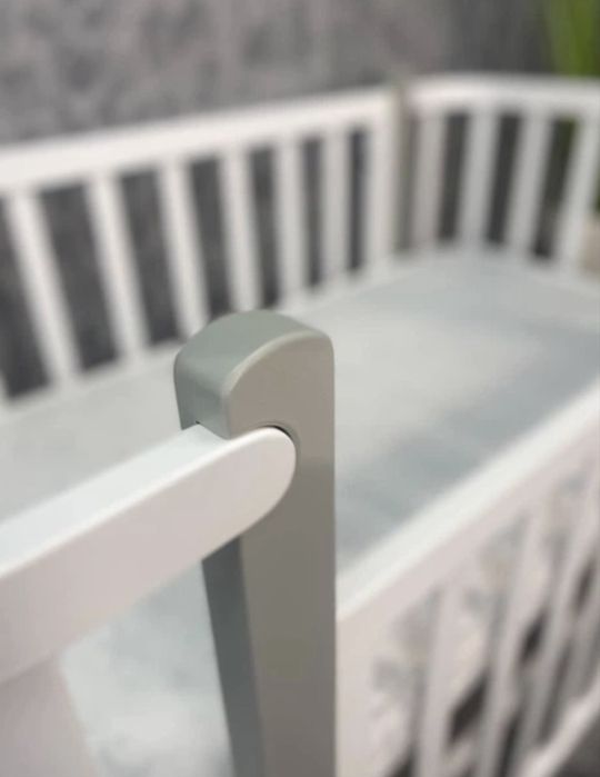 Продам дитяче ліжечко Babymax Престиж New з маятником, матрацом 120×60 см Біло-сірий