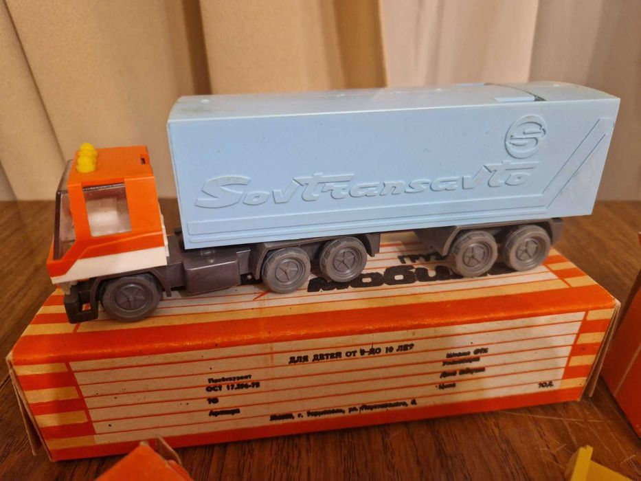 4 игрушки грузовые автомобили пост ссср 92г   в идеале