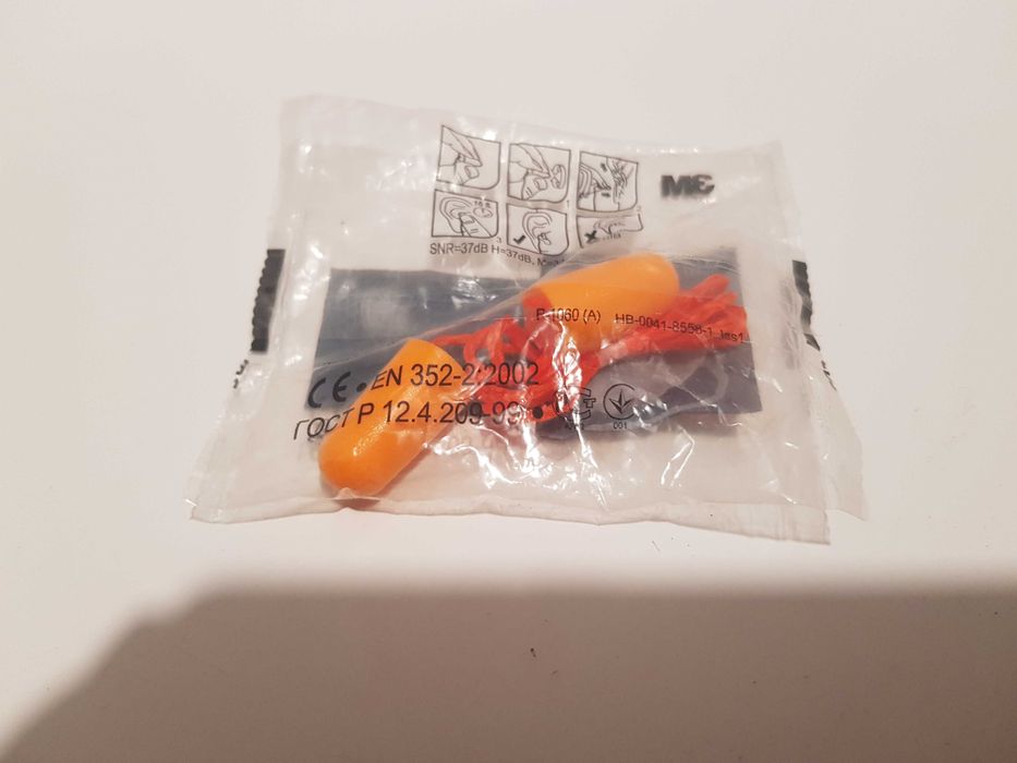 Zatyczki douszne stopery do ucha na sznurku 3M