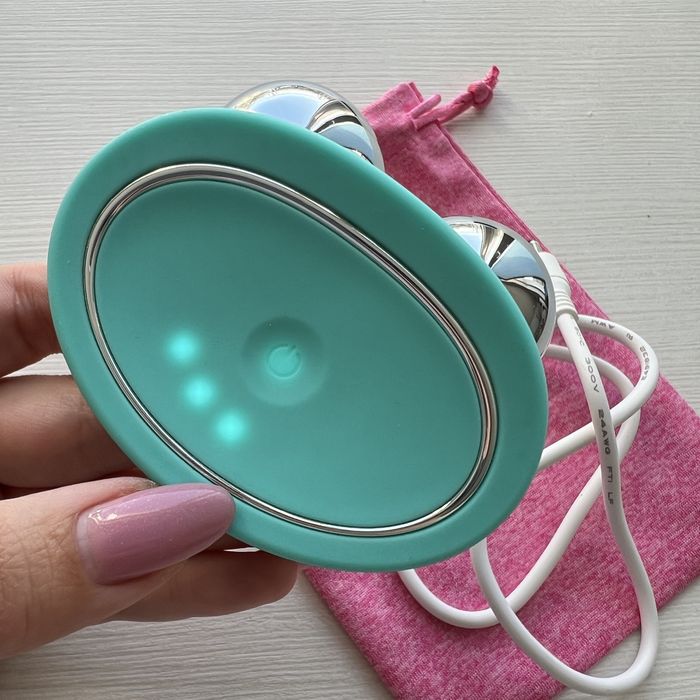 Foreo Bear mikroprady do twarzy, microcurrent device