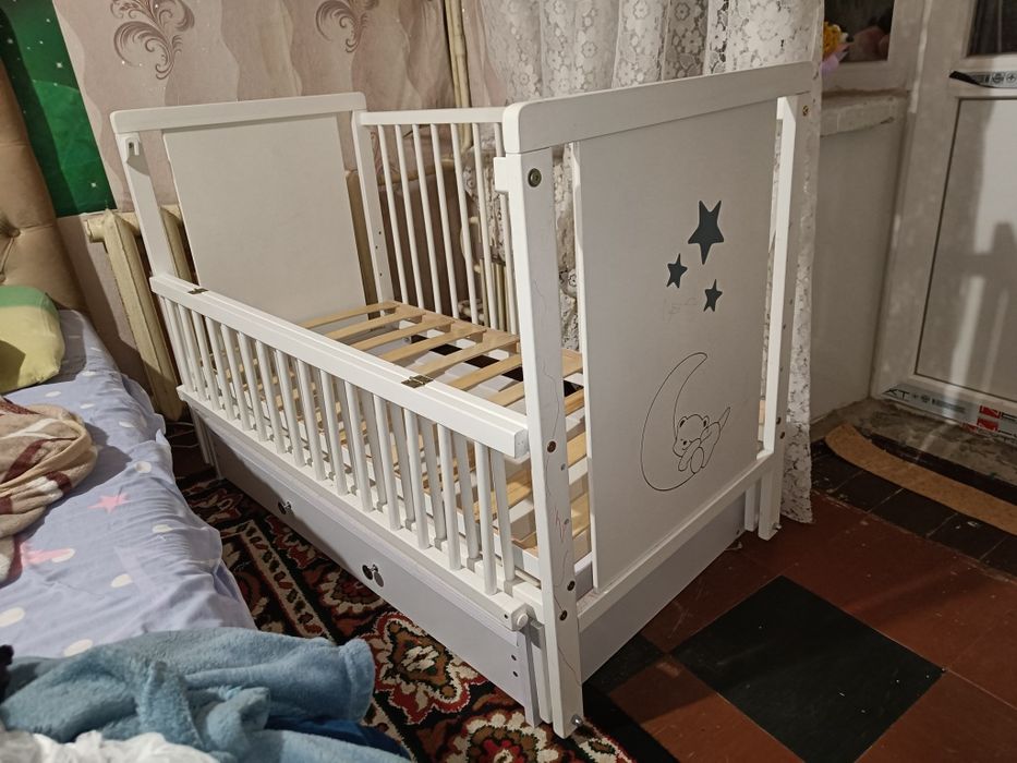 Продам детскую кроватку