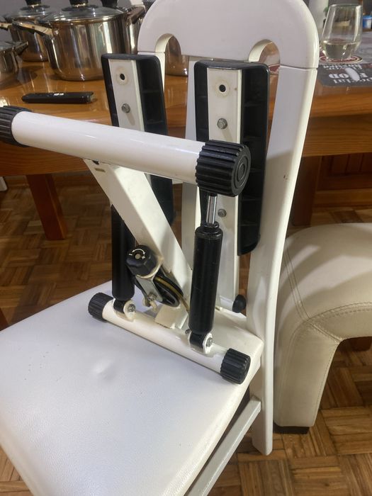 Aparelho para ginásticas nas p.     pernas  ótimo para o dia dia