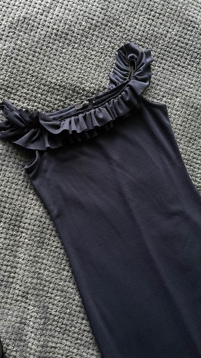 Reserved granatowa sukienka open shoulder z falbanami S 36 #reserved
