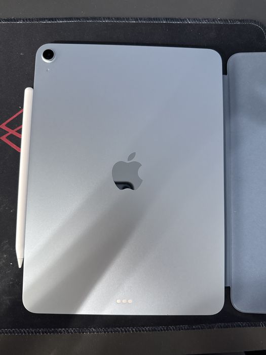 iPad AIR 2025 128GB + apple pencil + etui Smart Folio  (Jak nowy)
