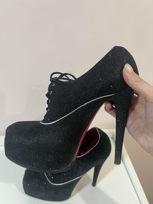 Ботильйони на платформі