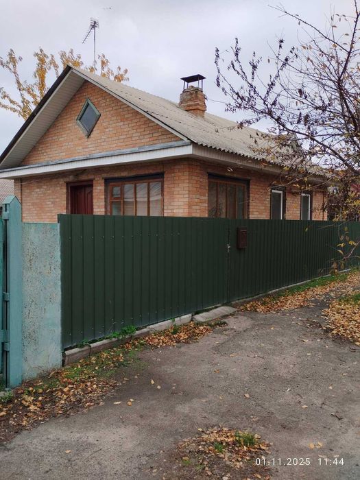 Півбудинку в с. Червона Слобода. вул.Небесної Сотні. 56 м. 8.5 сот.