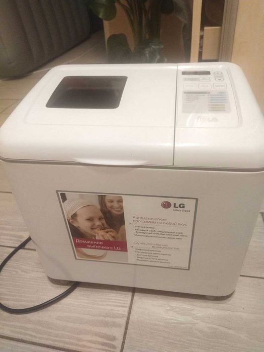 Хлібопічка LG з комплектацією