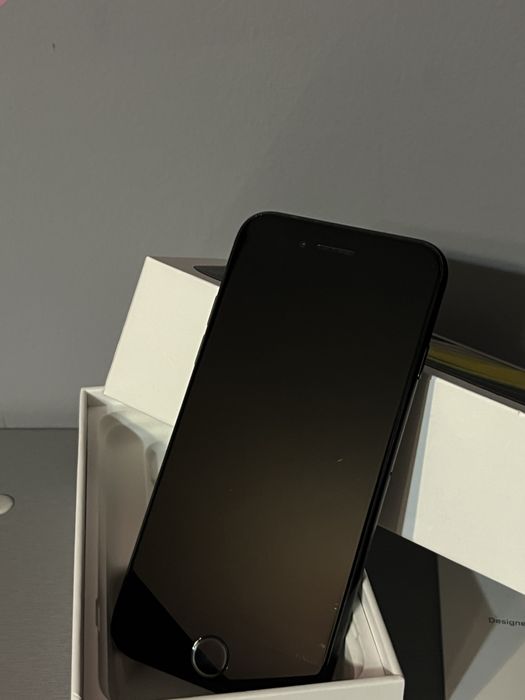 iPhone se 2 2020 128gb black