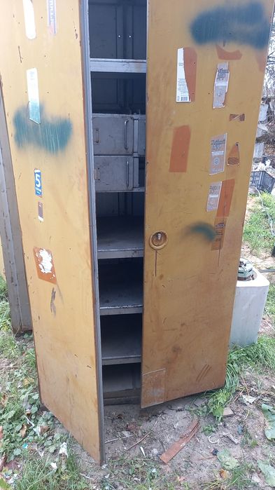 Шафа металева 2 шт