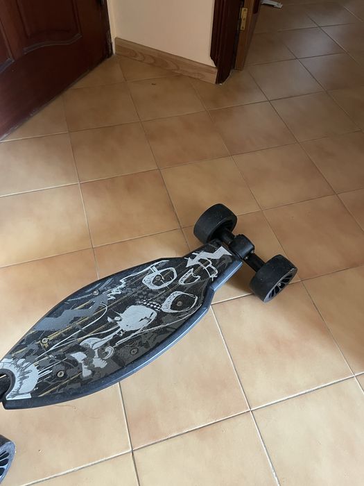 Duas Trotinete de 4 rodas