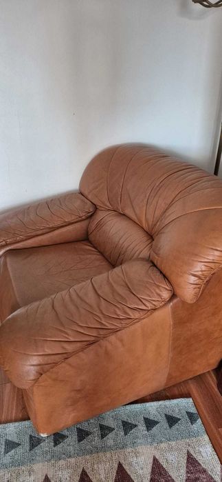Sofa em pele castanho