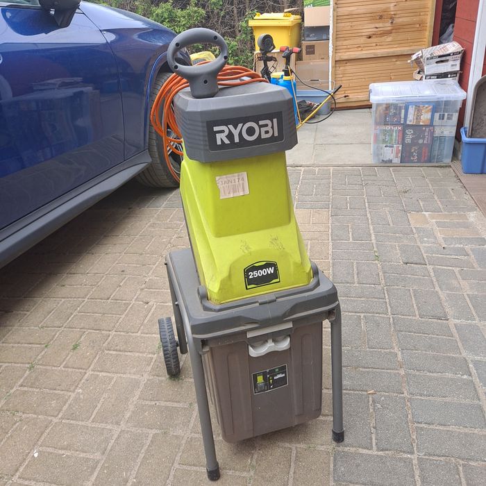 Rozdrabniarka do gałęzi RYOBI