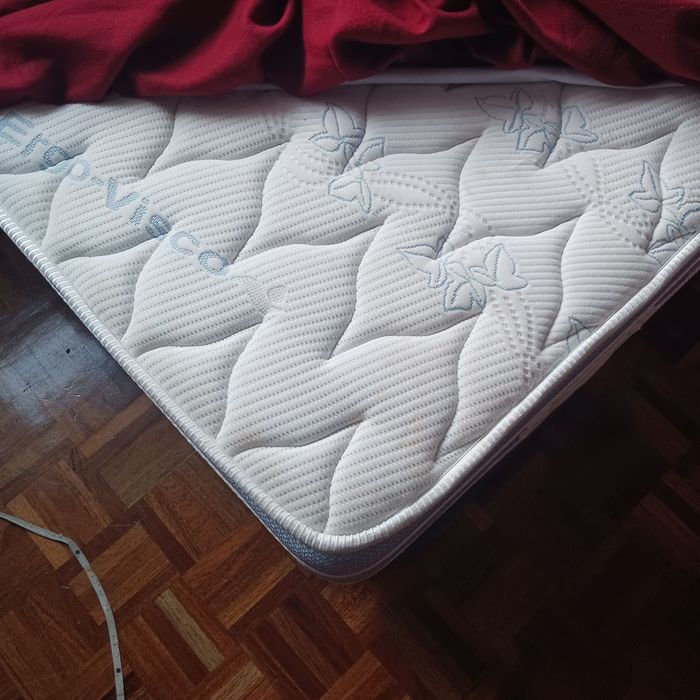 Vendo cama de solteiro com estúdio