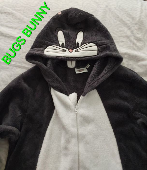 PIJAMA MACACÃO, BUGS BUNNY  E TUBARÃO. Casa, Quarto, Sala, Cozinha, Eventos, Festas.