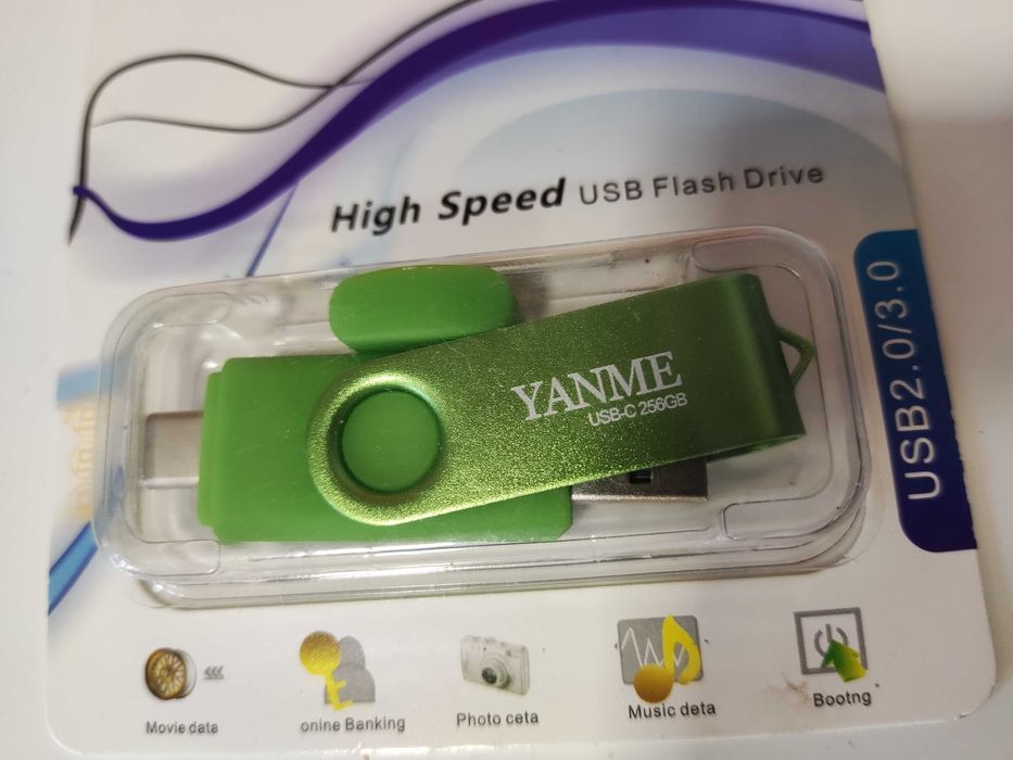 Splitter, PEN 256GB USB C, Carregadores, Cabo VGA e outros acessórios