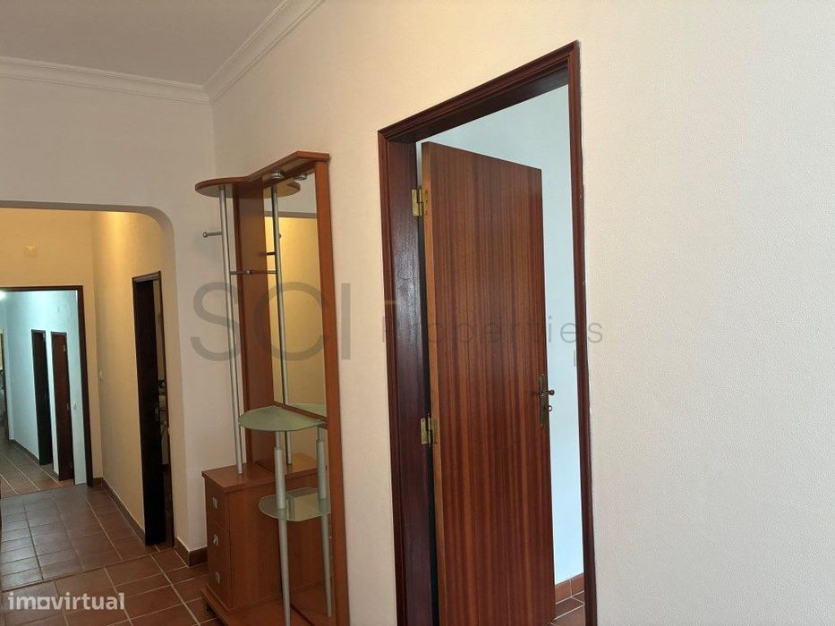 Moradia em Vila Verde de Ficalho com três quartos, um deles suite.