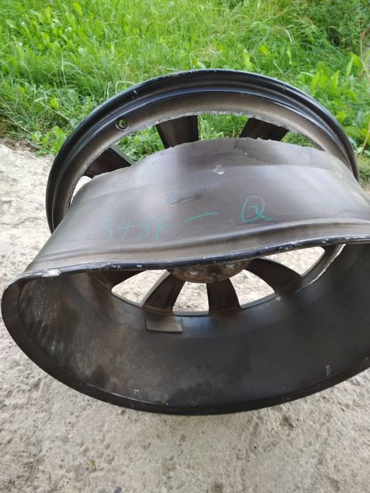 Ремонт легкосплавних дисків  .