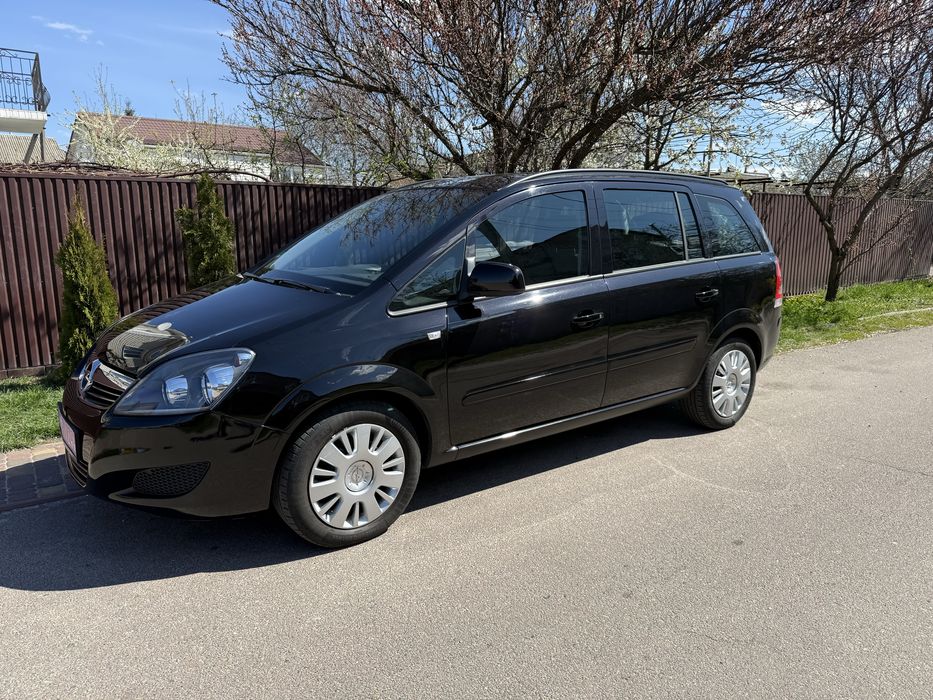 Opel Zafira з Німеччини Розмитнена 7 місць