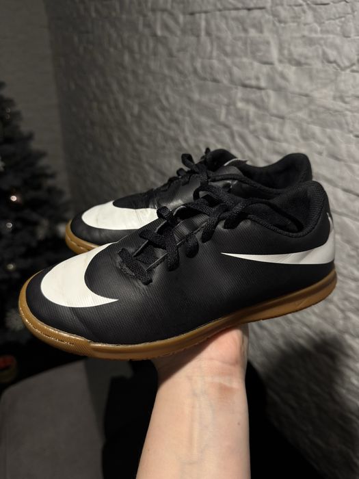 Футзалки Nike бутси сороконіжки