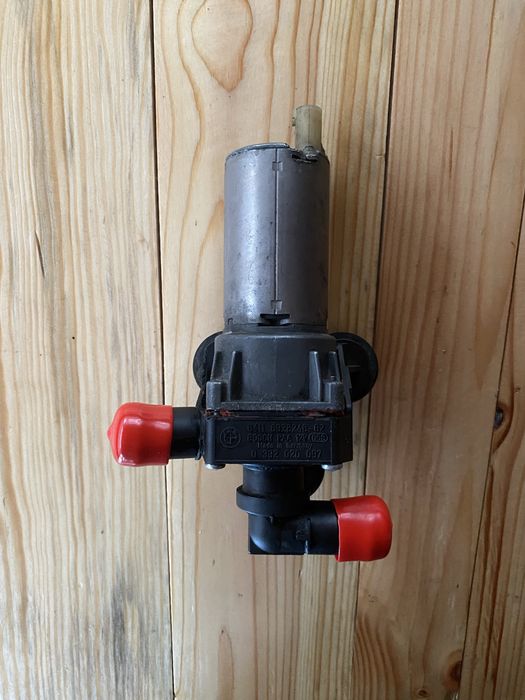 Доп помпа БМВ е87,90,91,92,93,60,61