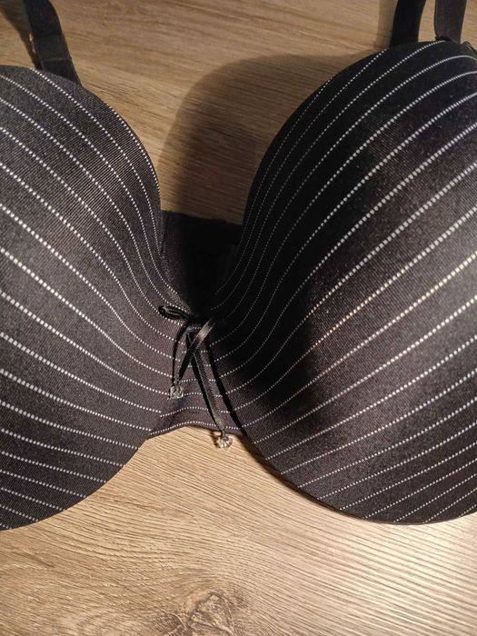 biustonosz Ashley Graham 85 E
