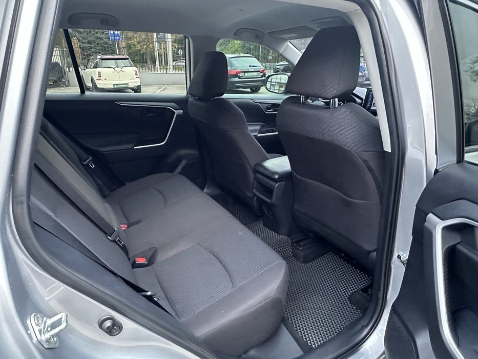 Продам Toyota Rav 4 2020 року