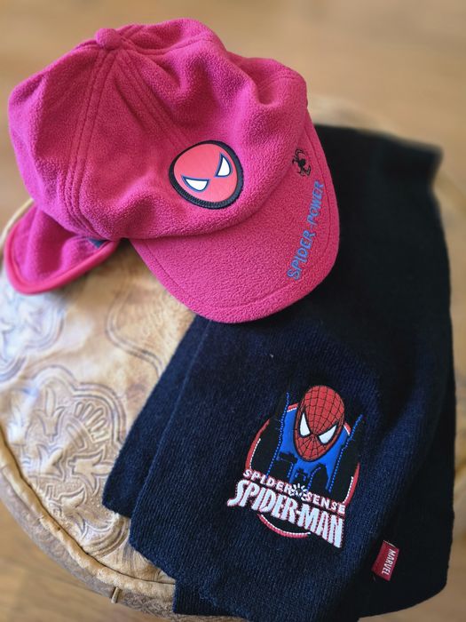 Conjunto Homem-Aranha / Spider-Man Infantil: Boné/Gorro em Polar + Cachecol Oficial Marvel