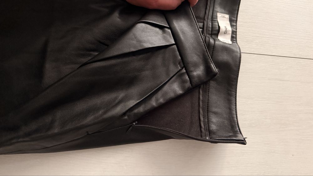 Штани шкіряні  Mango p.38