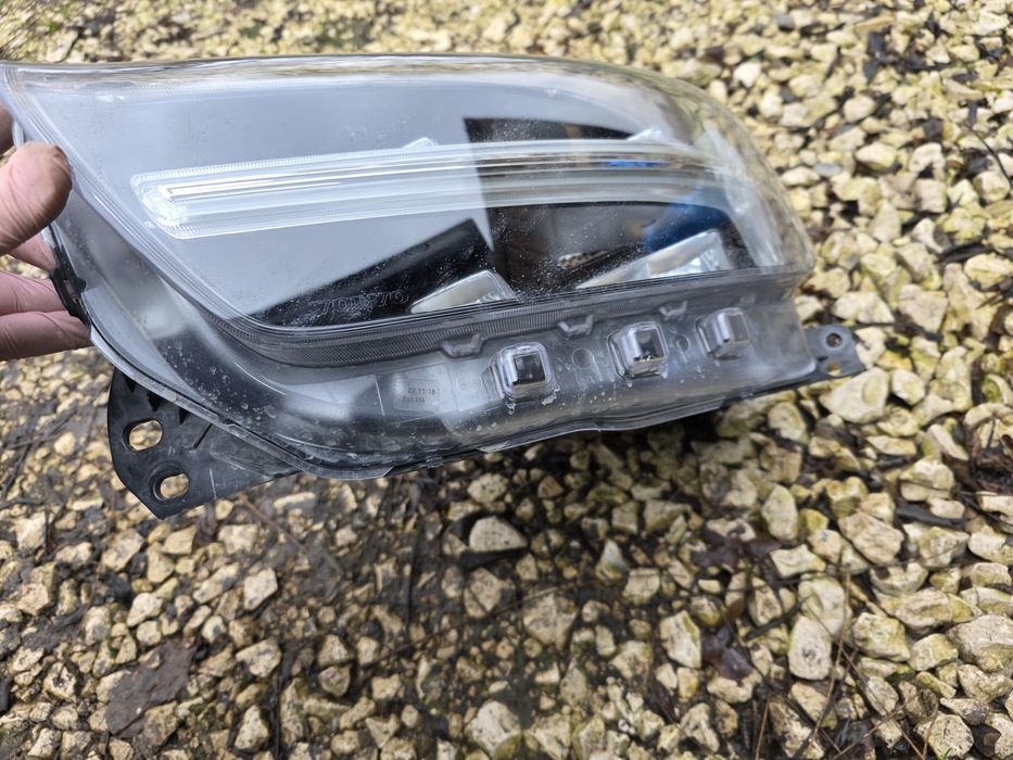 Volvo xc 40 reflektor mid led lewy usa 19r