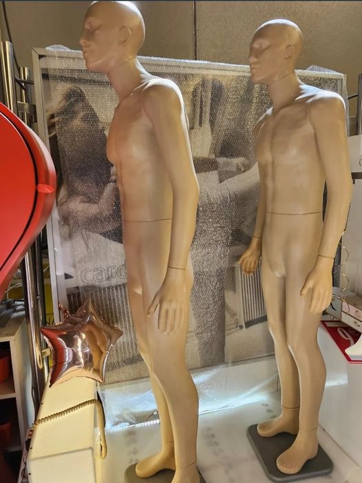 2 Manequins Masculinos de Corpo Inteiro 1.85m – Estilo Moderno / Loja
