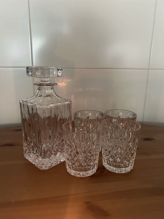 Decantador com 4 copos