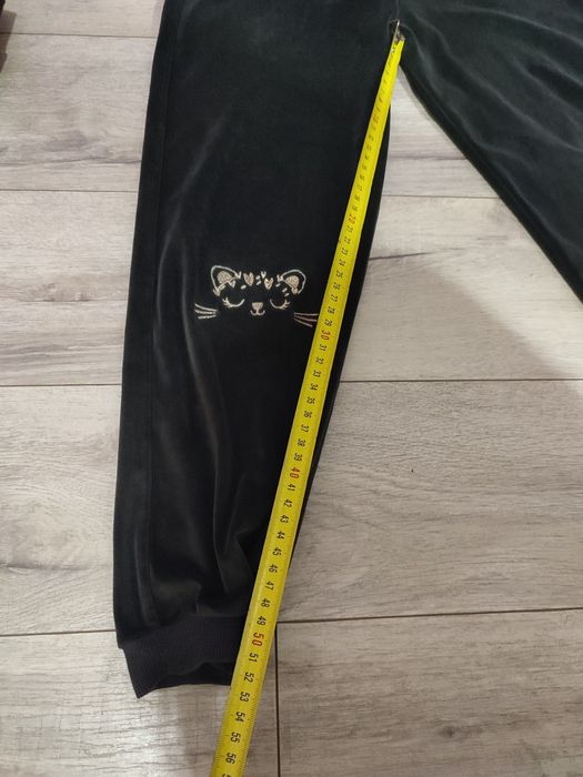 Спортивний костюм для дівчинки велюровий