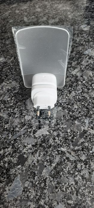 Pułapka przeciwko owadom komarom muchom STEM LED całodobowa ochrona