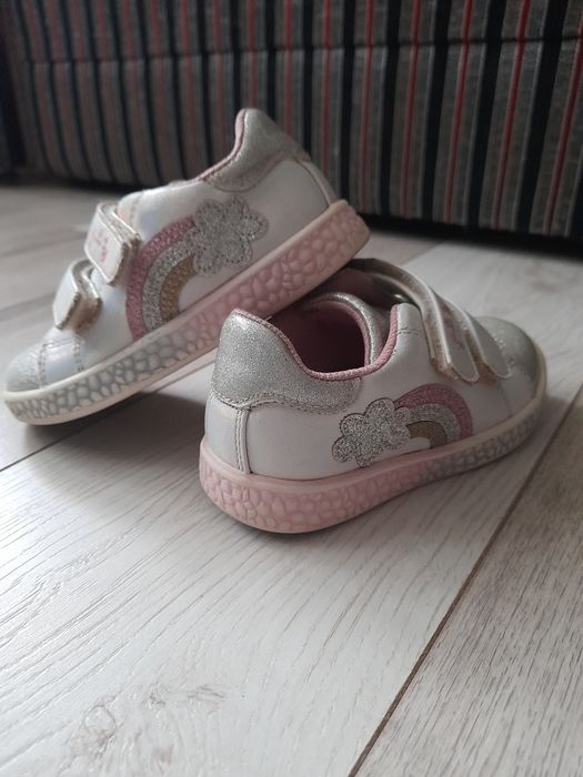 Туфельки для дівчинки