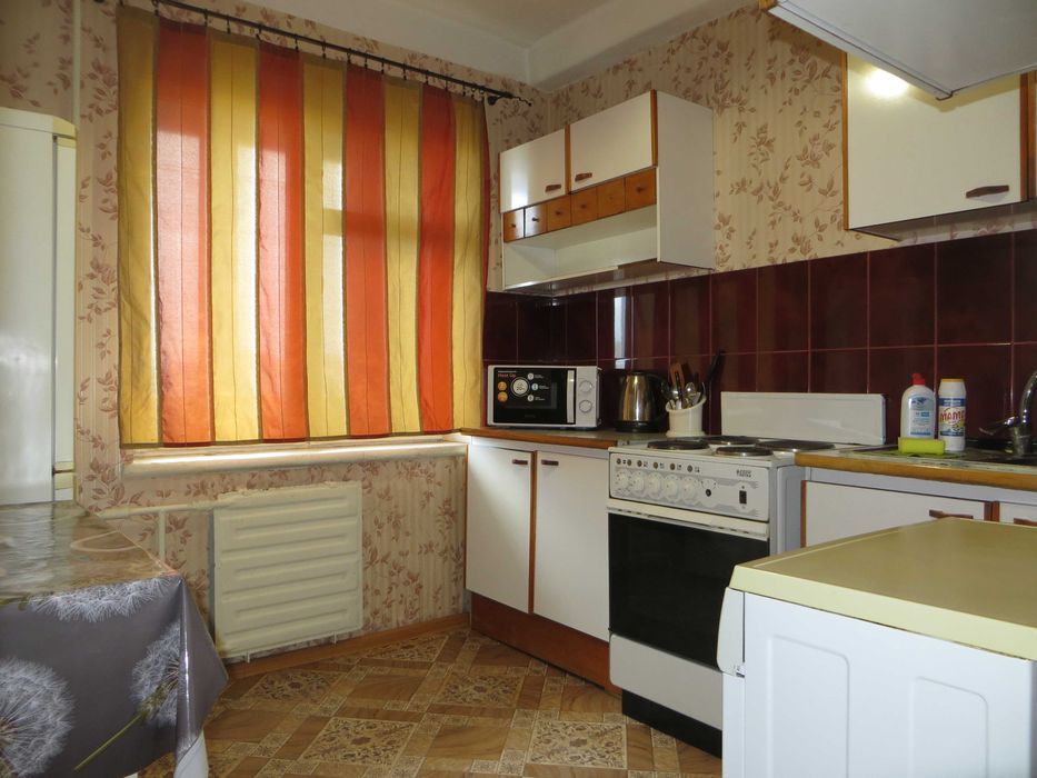 ст. метро "Героев Днепра"- 1 мин. ТЦ «Oasis». проспект Оболонский - 43