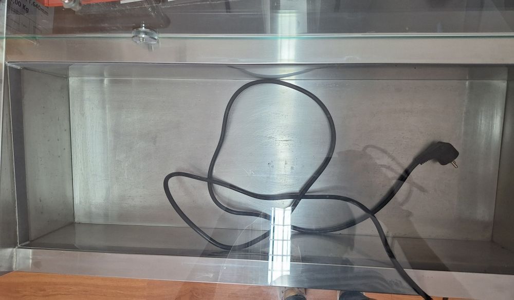 Vitrine refrigerada de bancada para ingredientes