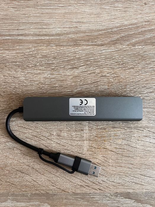 USB-хаб 8-в-1 з USB 3.0, Type-C, SD/TF та 3.5мм аудіо