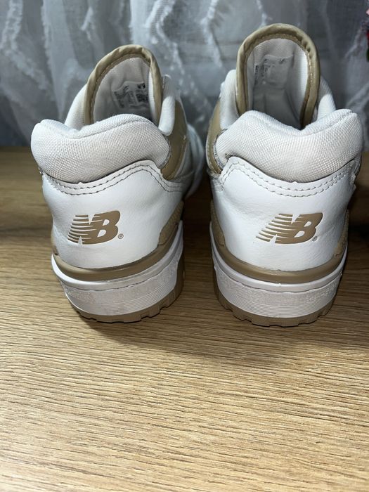 Жіночі шкіряні кросівки New Balance 550 White / Beige