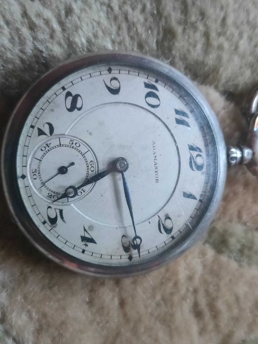 relogio de bolso adamastor a funcionar em bom estado com corrente