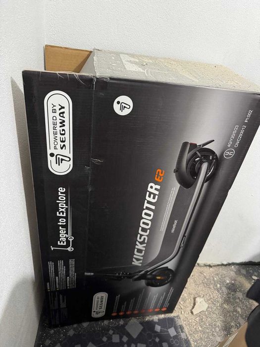 Segway Ninebot E2 — Electric Scooter, < 100 km, Like New!64354261441411121