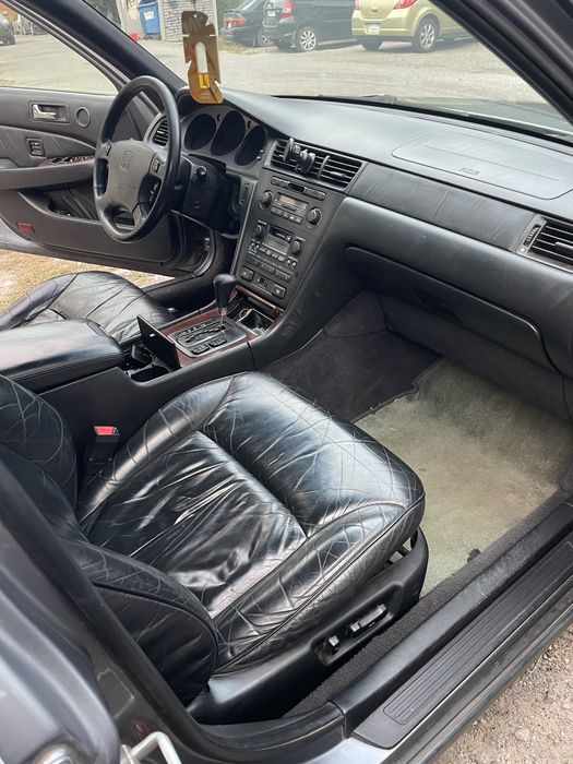 Продам Honda Legend