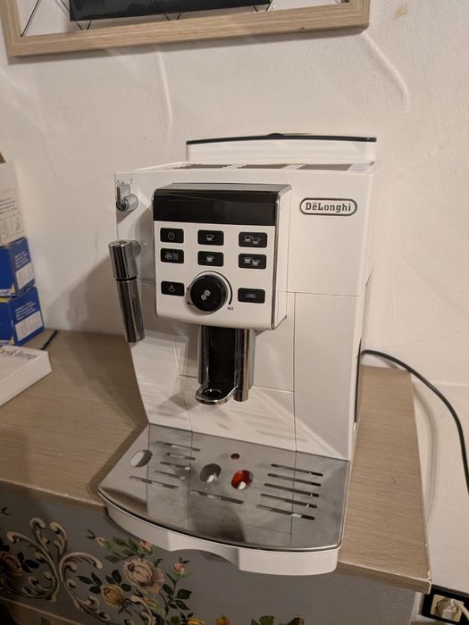 Кавомашина DeLonghi ECAM 13.123 B з Німеччини