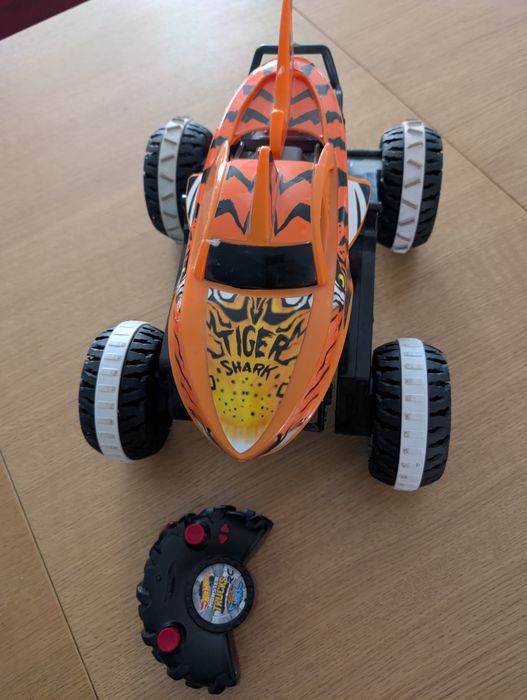 Samochód zdalnie sterowany Hot Wheels Tiger Shark duzy