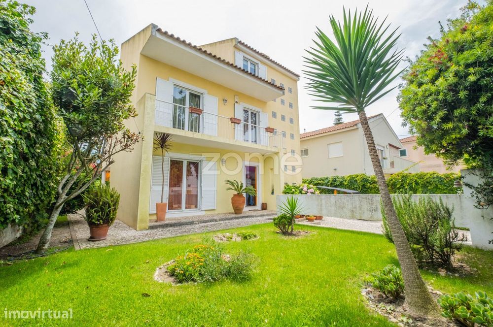 Moradia T4+2 Costa da Caparica, nos Capuchos